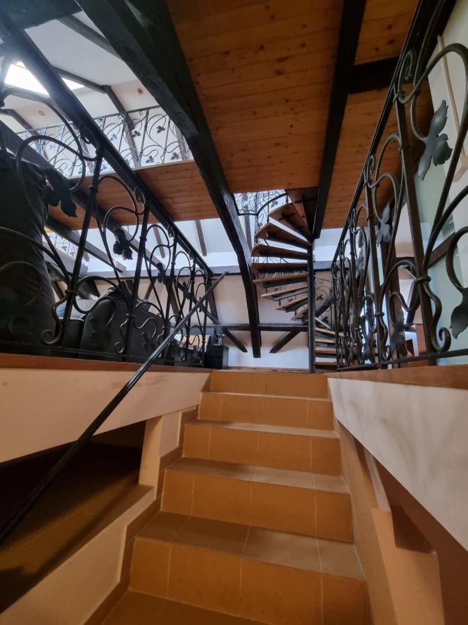 Galerie Vila Lucia 5 -Loft Apartman Plzen Bagian luar foto