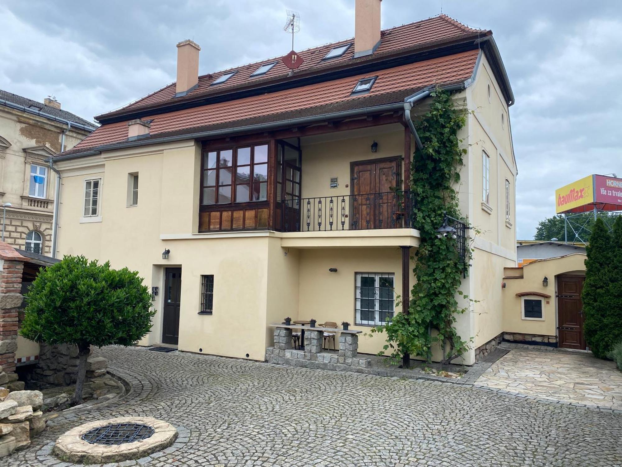 Galerie Vila Lucia 5 -Loft Apartman Plzen Bagian luar foto