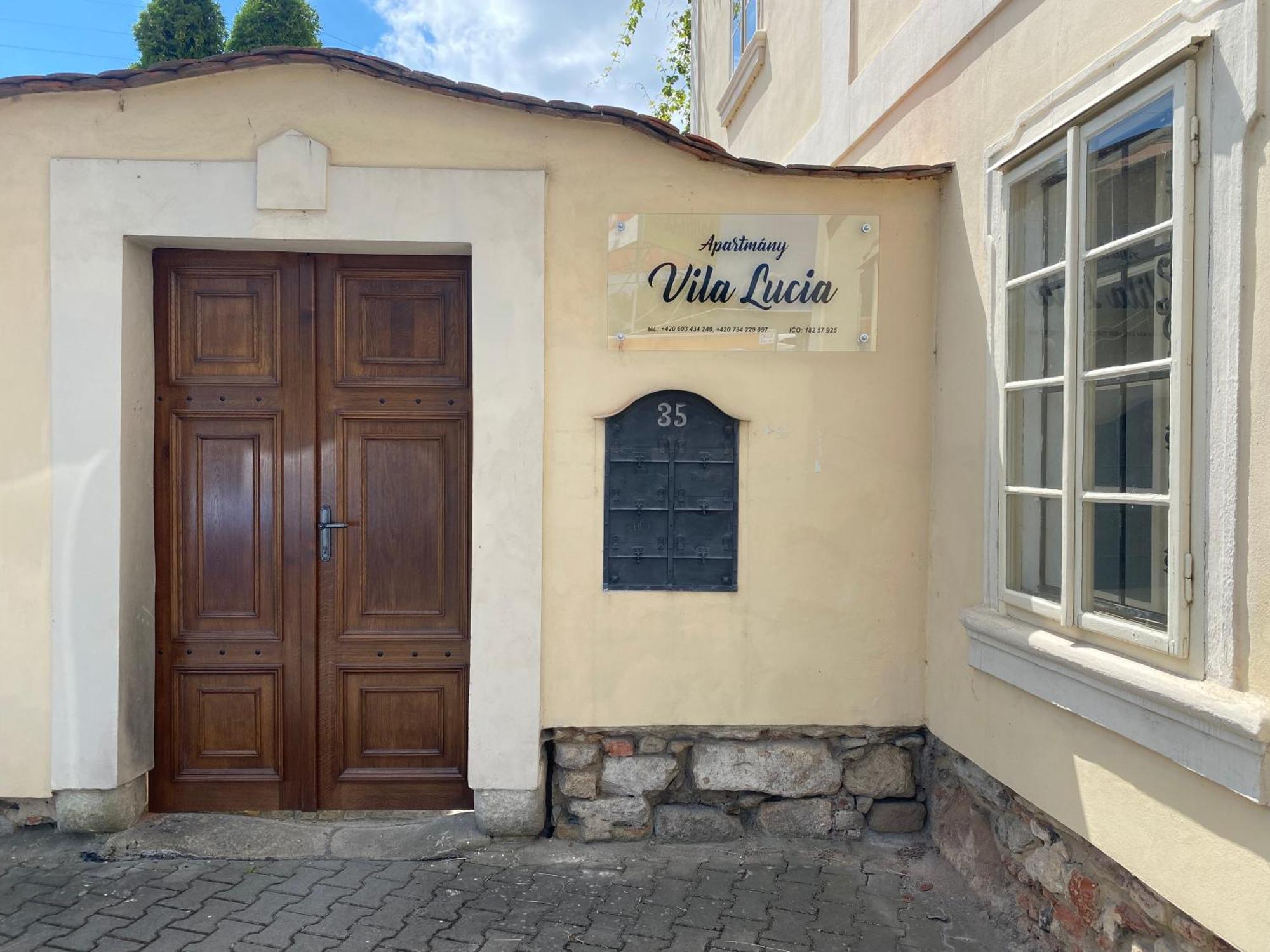 Galerie Vila Lucia 5 -Loft Apartman Plzen Bagian luar foto